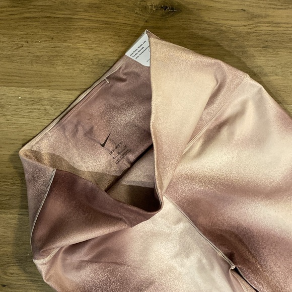 Nike One Legging - Picture 4 of 11